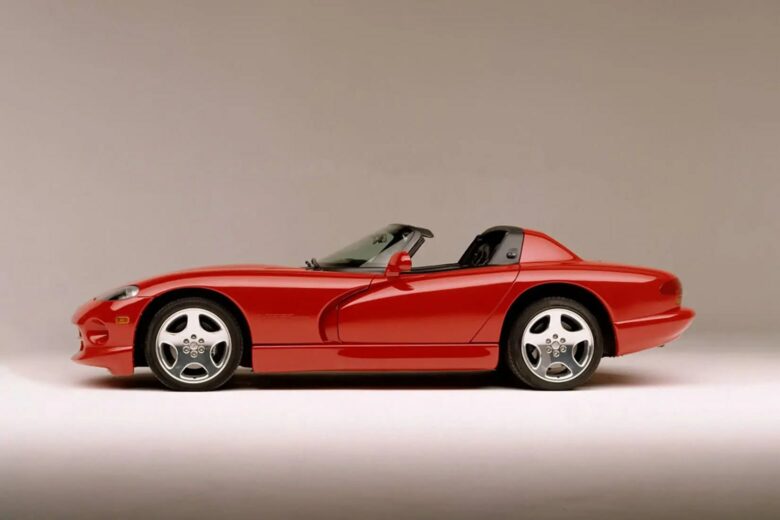 best classic cars vintage Dodge Viper - Luxe Digital