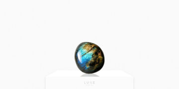 labradorite meaning properties value - Luxe Digital