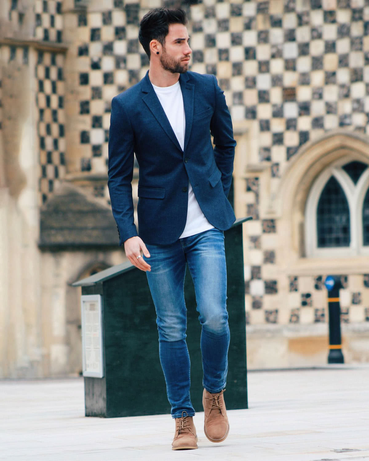 relaxed smart casual dress code men style - Luxe Digital
